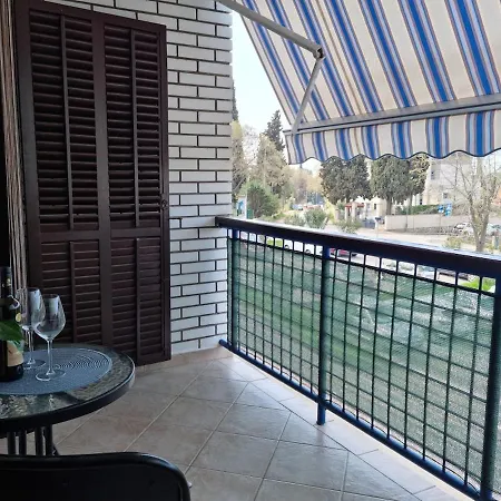 Neva Apartment *