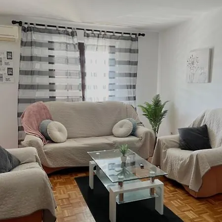Apartment Neva Pula
