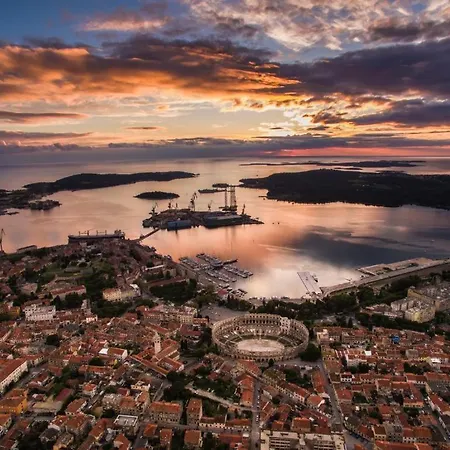 Neva * Pula